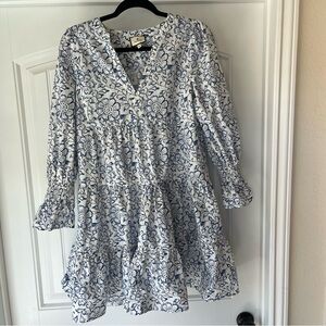 Tuckernuck floral long sleeve dress size medium v neck tiered preppy cottage